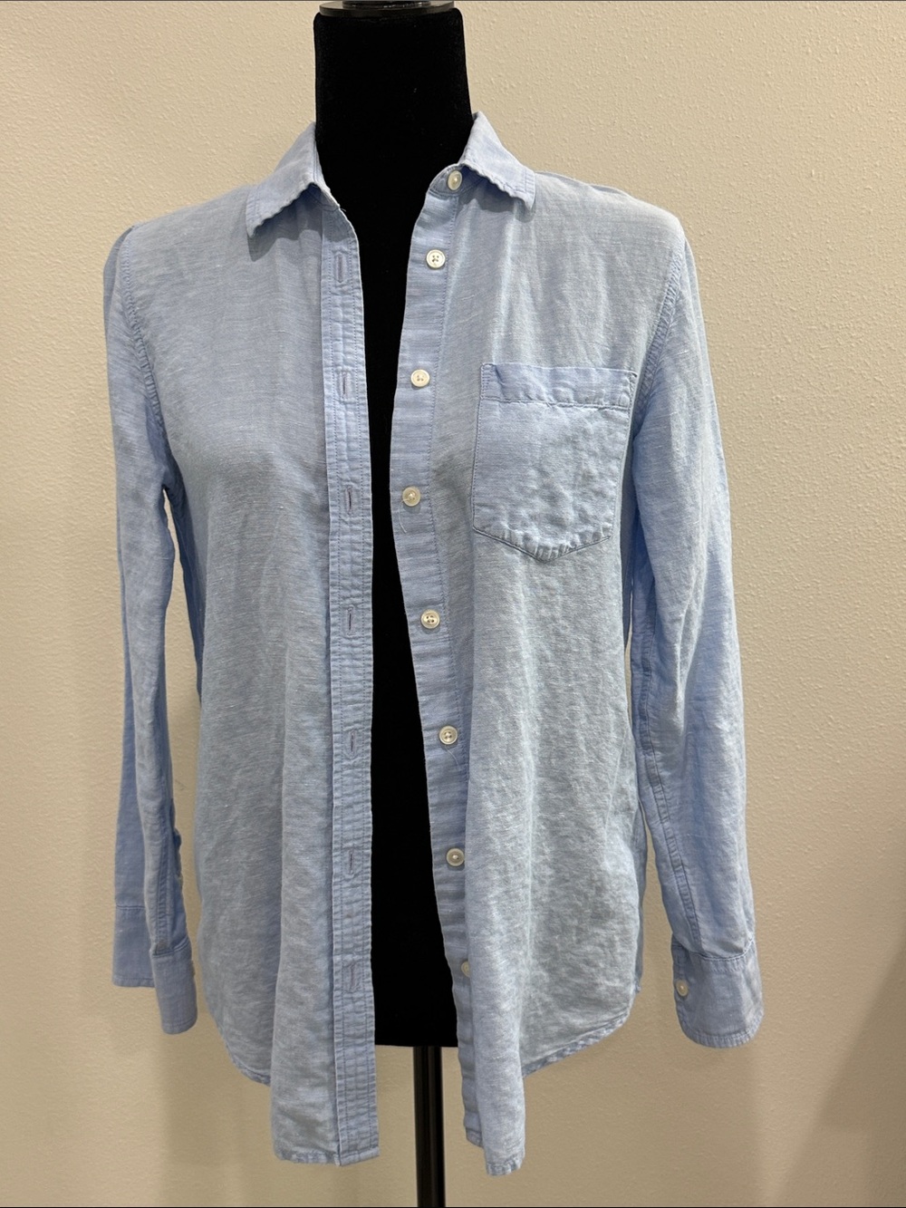 Light Blue women’s XS Long-Sleeve Button-Up Shirt in yummy linen cotton blend